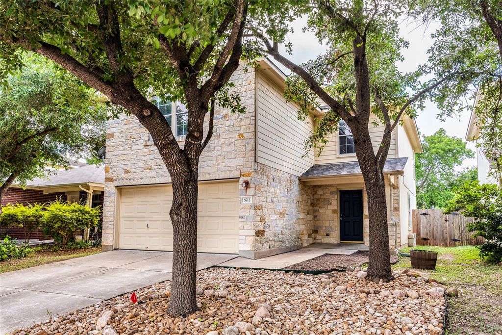 8712 Dittmar Oaks DR, Austin, TX 78748