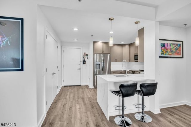 1 Carriage City Plz 1620, Rahway City, NJ 07065