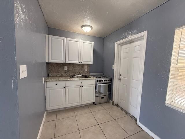 1913 Division Avenue, West Palm Beach, FL 33407