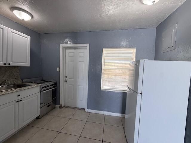 1913 Division Avenue, West Palm Beach, FL 33407