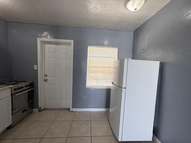 1913 Division Avenue, West Palm Beach, FL 33407