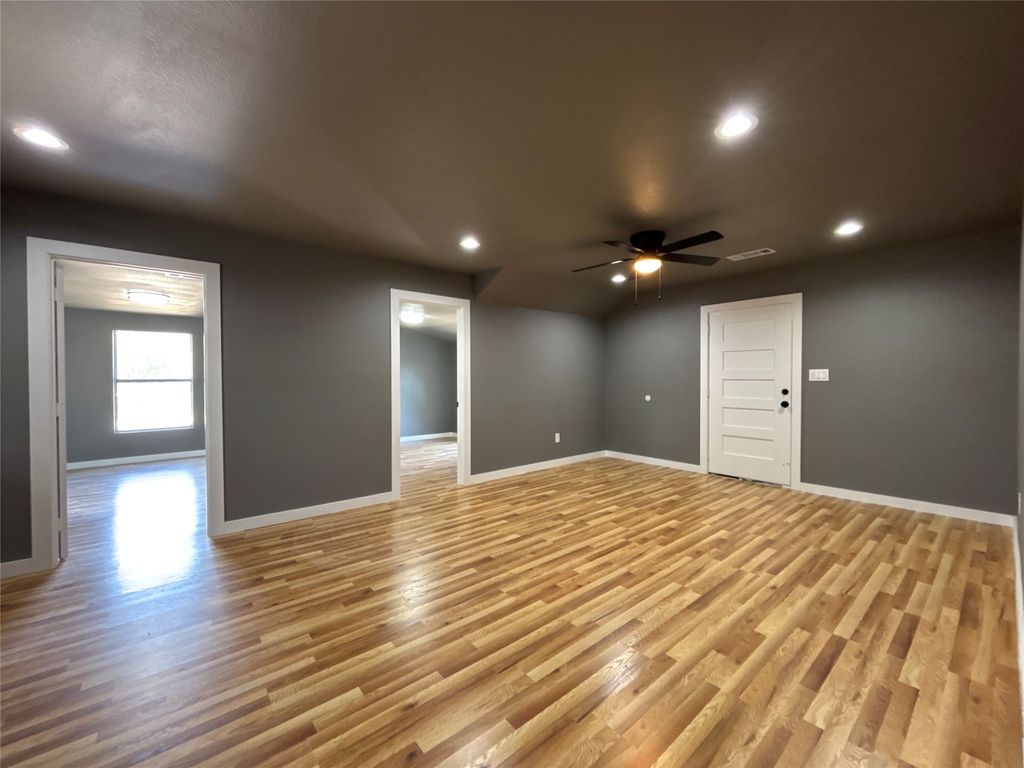 410 S Kaufman Street, Seagoville, TX 75159