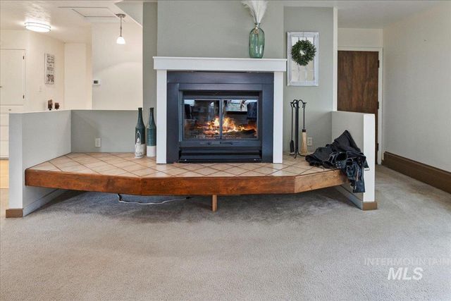 385 Sunrise Blvd N, Twin Falls, ID 83301