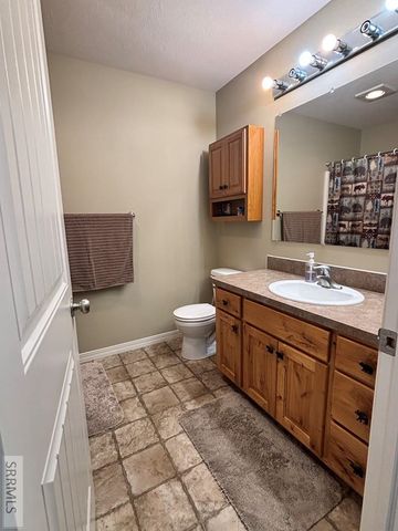 2890 N Azure Drive, Idaho Falls, ID 83401