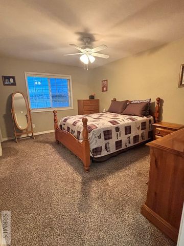 2890 N Azure Drive, Idaho Falls, ID 83401