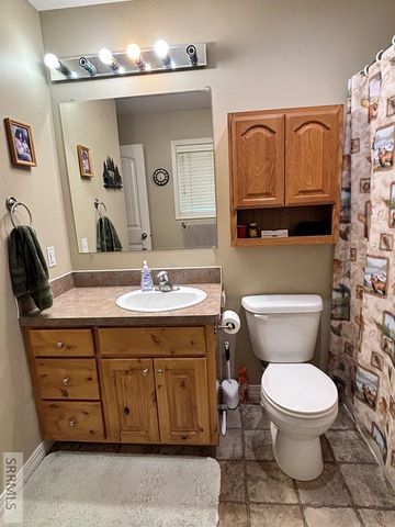 2890 N Azure Drive, Idaho Falls, ID 83401