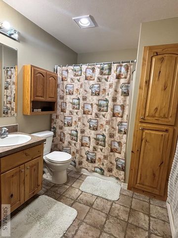 2890 N Azure Drive, Idaho Falls, ID 83401