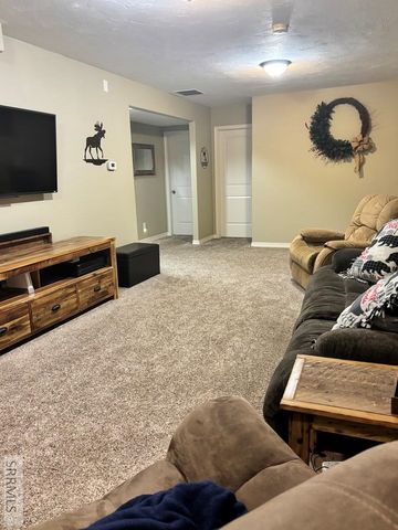 2890 N Azure Drive, Idaho Falls, ID 83401