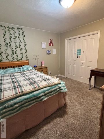 2890 N Azure Drive, Idaho Falls, ID 83401