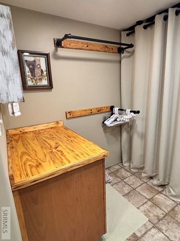 2890 N Azure Drive, Idaho Falls, ID 83401