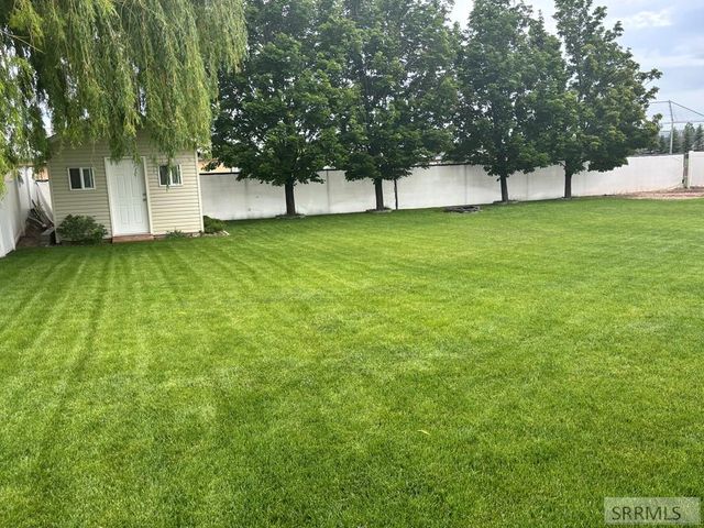 2890 N Azure Drive, Idaho Falls, ID 83401