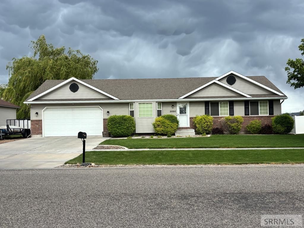 2890 N Azure Drive, Idaho Falls, ID 83401