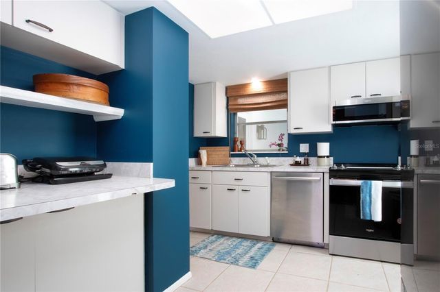 3252 WESTFORD LANE 122, Sarasota, FL 34231