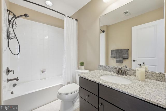 16956 TAKEAWAY LN, Dumfries, VA 22026