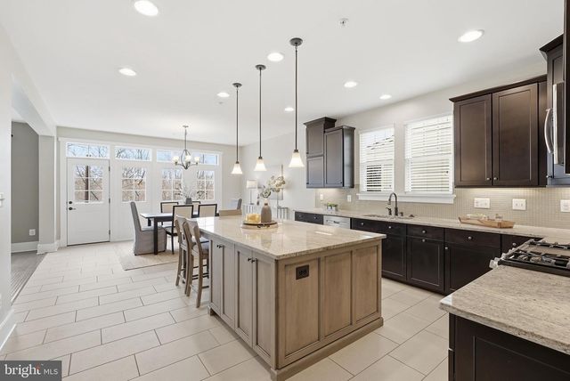 16956 TAKEAWAY LN, Dumfries, VA 22026