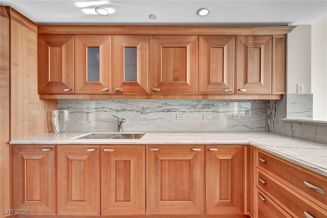 2777 Paradise Road 2304, Las Vegas, NV 89109