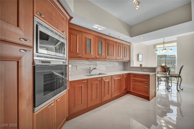 2777 Paradise Road 2304, Las Vegas, NV 89109