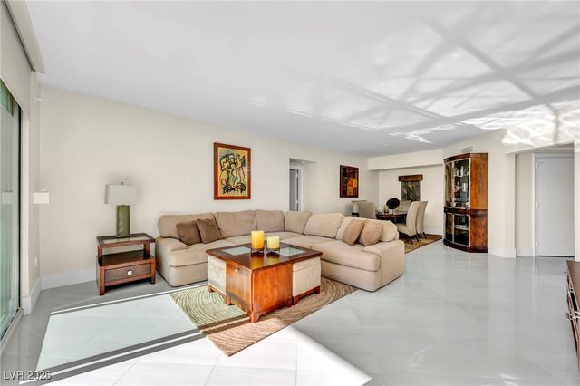 2777 Paradise Road 2304, Las Vegas, NV 89109