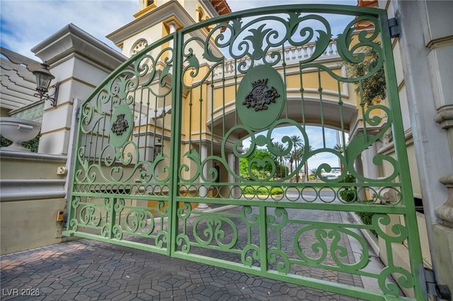 2777 Paradise Road 2304, Las Vegas, NV 89109