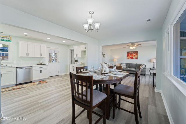 238 Peninsula Manor Road, Hubert, NC 28539