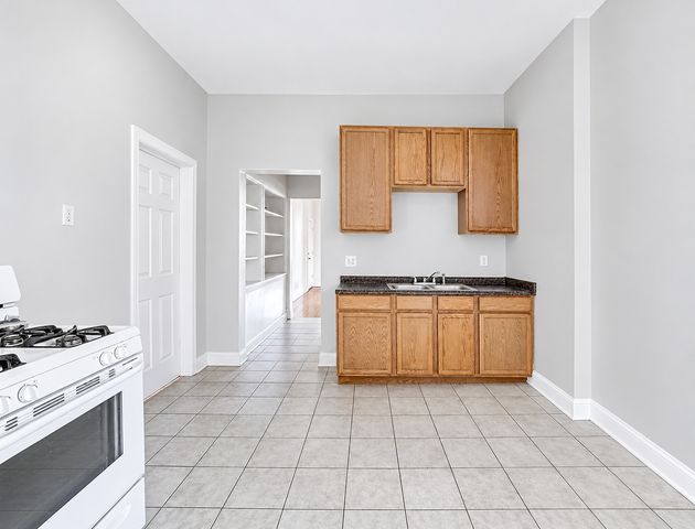 901 S SACRAMENTO Boulevard, Chicago, IL 60612