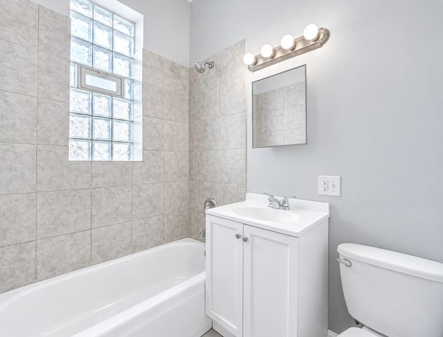 901 S SACRAMENTO Boulevard, Chicago, IL 60612