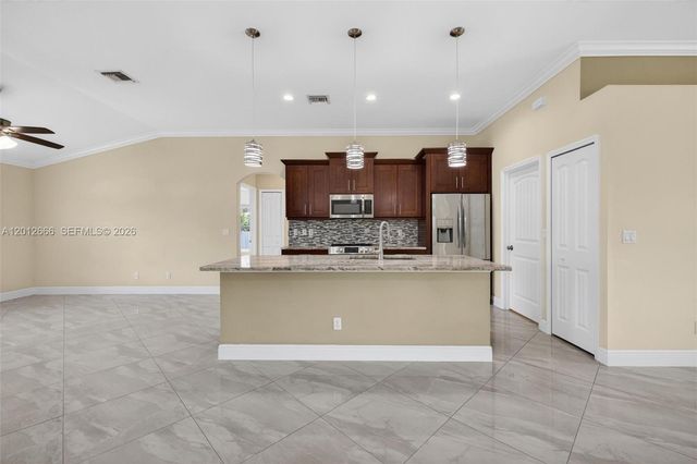 1922 SE Camilo St, Port St. Lucie, FL 34952