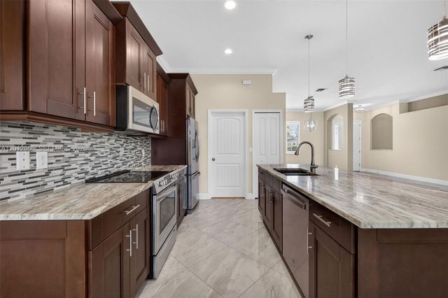 1922 SE Camilo St, Port St. Lucie, FL 34952