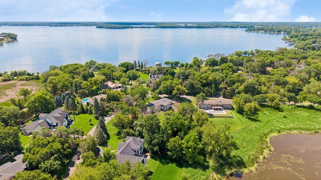 1155 Heritage Lane, Wayzata, MN 55391