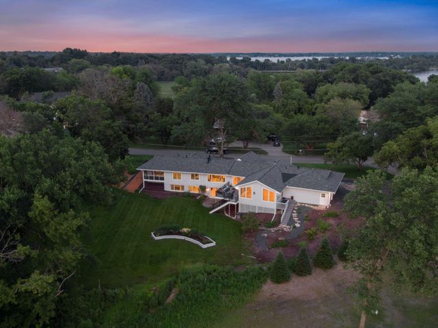 1155 Heritage Lane, Wayzata, MN 55391