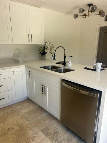 1316 SW 118th Terrace 1316, Davie, FL 33325