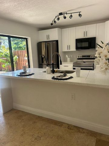 1316 SW 118th Terrace 1316, Davie, FL 33325