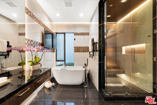 976 Bel Air Road, Los Angeles, CA 90077