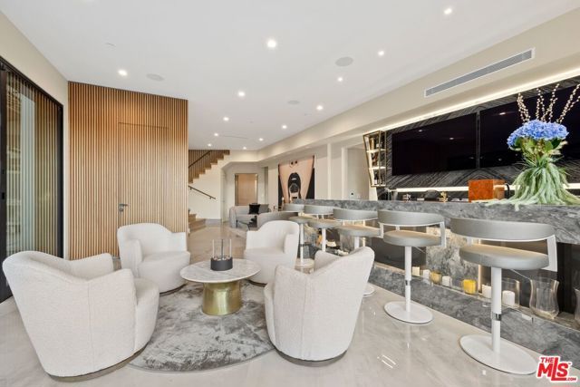 976 Bel Air Road, Los Angeles, CA 90077