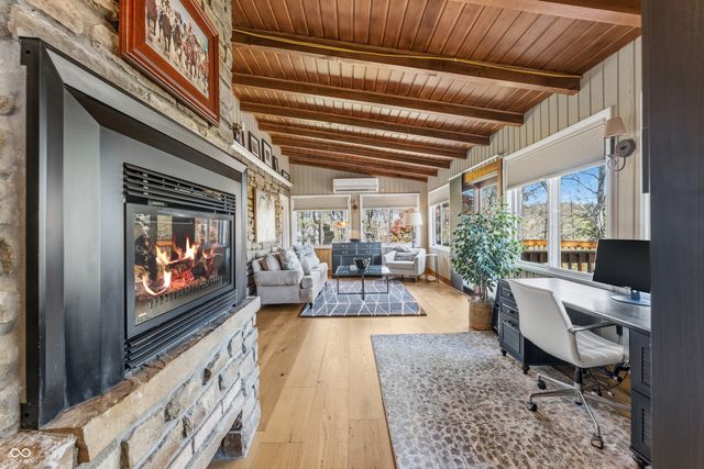 488 Town Hill Road E, Nashville, IN 47448