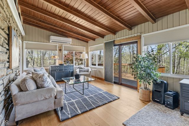 488 Town Hill Road E, Nashville, IN 47448