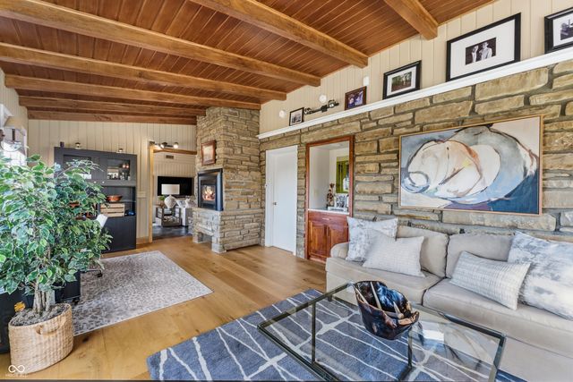 488 Town Hill Road E, Nashville, IN 47448