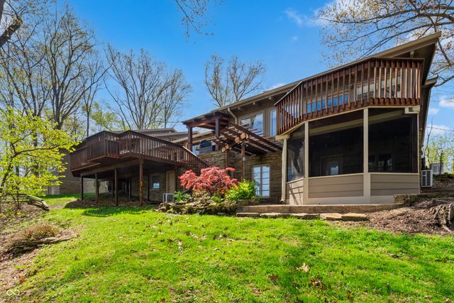 488 Town Hill Road E, Nashville, IN 47448