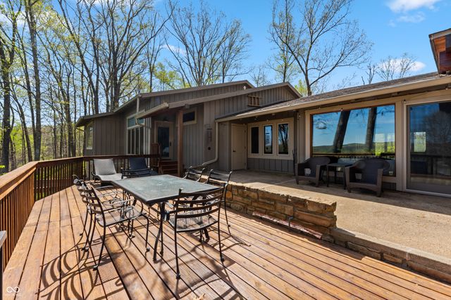 488 Town Hill Road E, Nashville, IN 47448