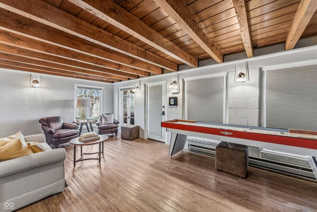 488 Town Hill Road E, Nashville, IN 47448