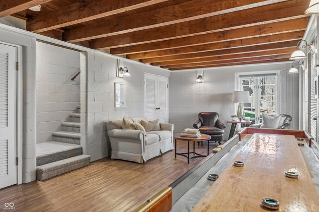 488 Town Hill Road E, Nashville, IN 47448