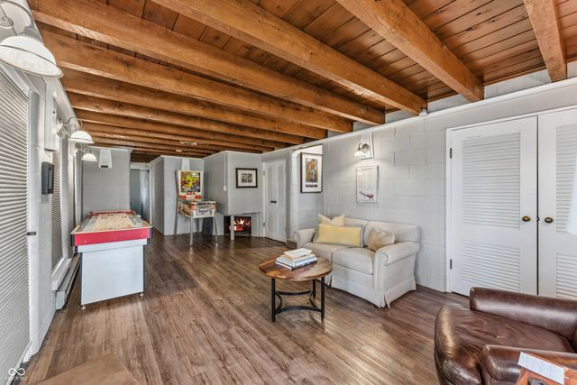 488 Town Hill Road E, Nashville, IN 47448