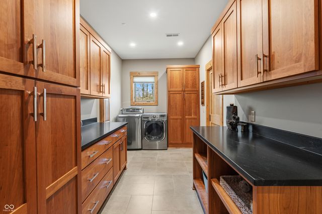 488 Town Hill Road E, Nashville, IN 47448