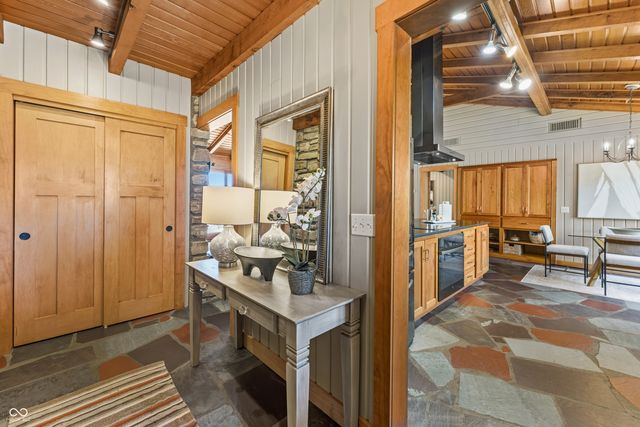 488 Town Hill Road E, Nashville, IN 47448