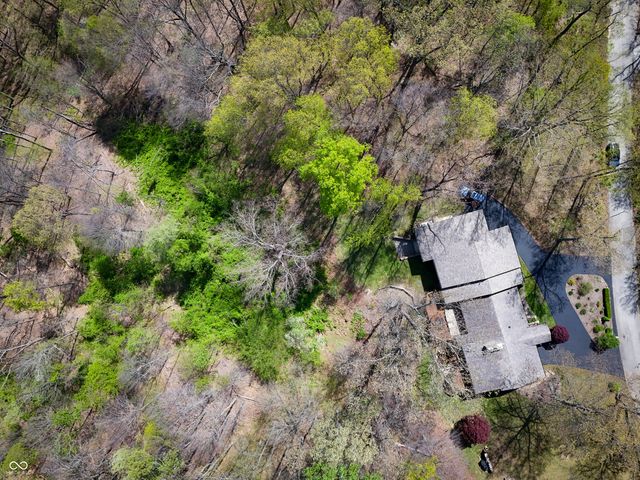 488 Town Hill Road E, Nashville, IN 47448