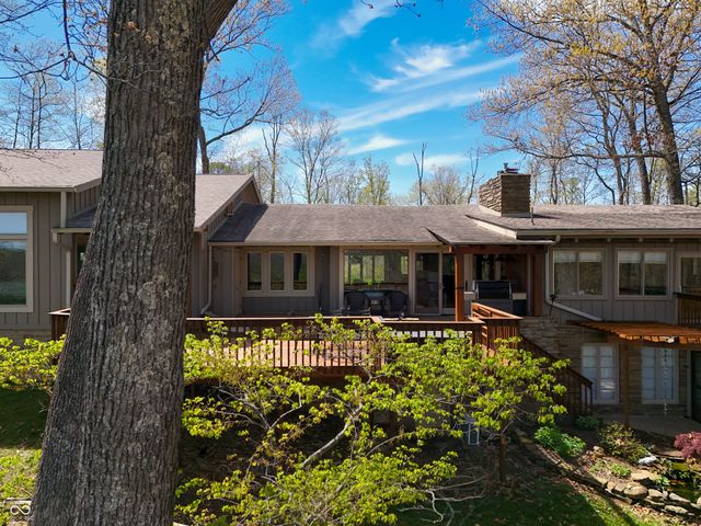 488 Town Hill Road E, Nashville, IN 47448