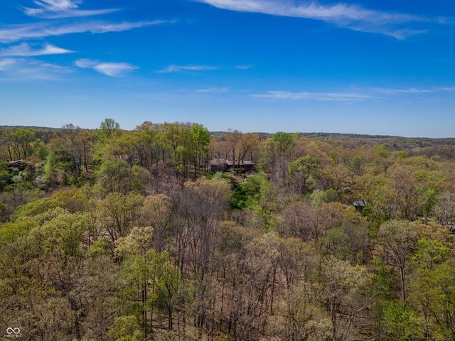488 Town Hill Road E, Nashville, IN 47448