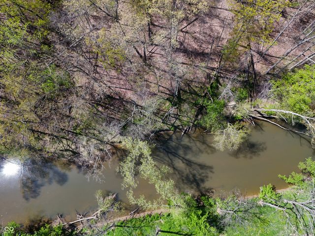 488 Town Hill Road E, Nashville, IN 47448