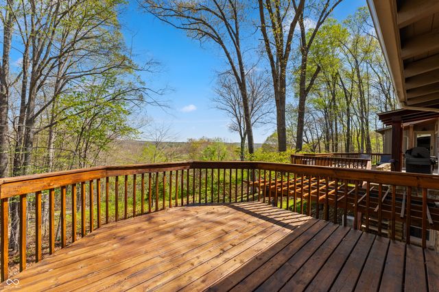 488 Town Hill Road E, Nashville, IN 47448