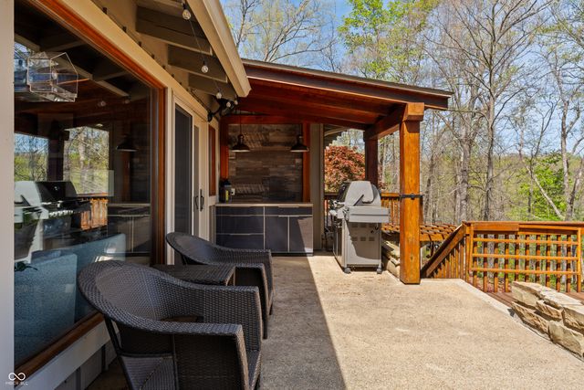 488 Town Hill Road E, Nashville, IN 47448